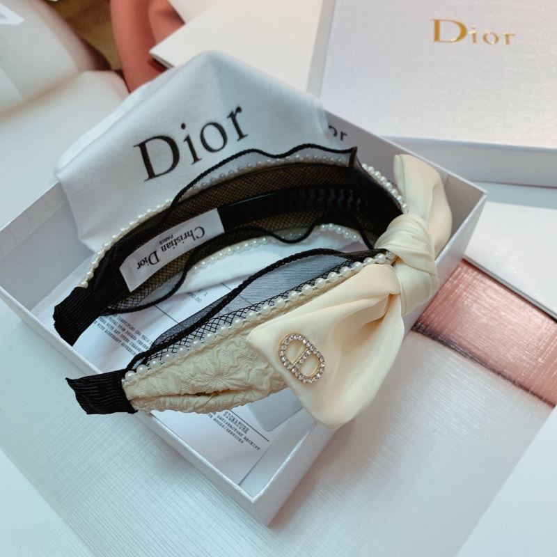 CHRISTIAN DIOR